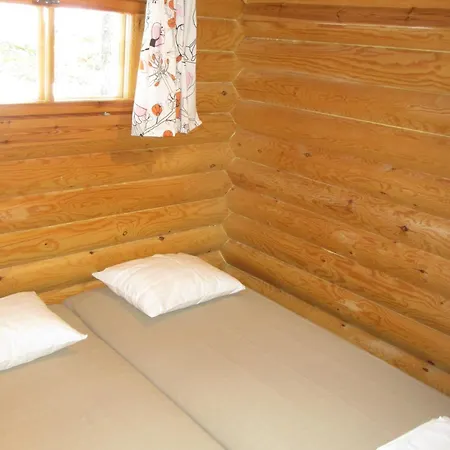 Lakeside Cottages 펜션